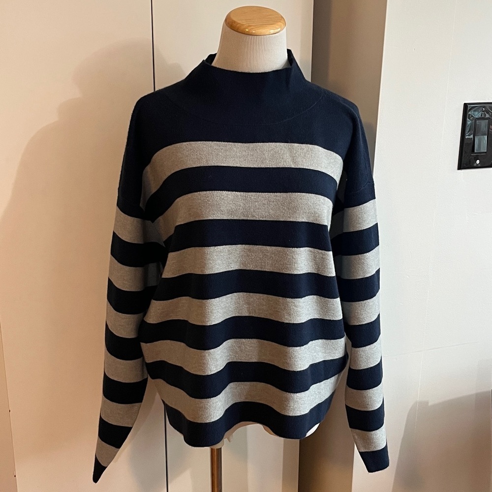 Anthropologie Cary’s Mock-Neck Turtlenecks Size Large NWT